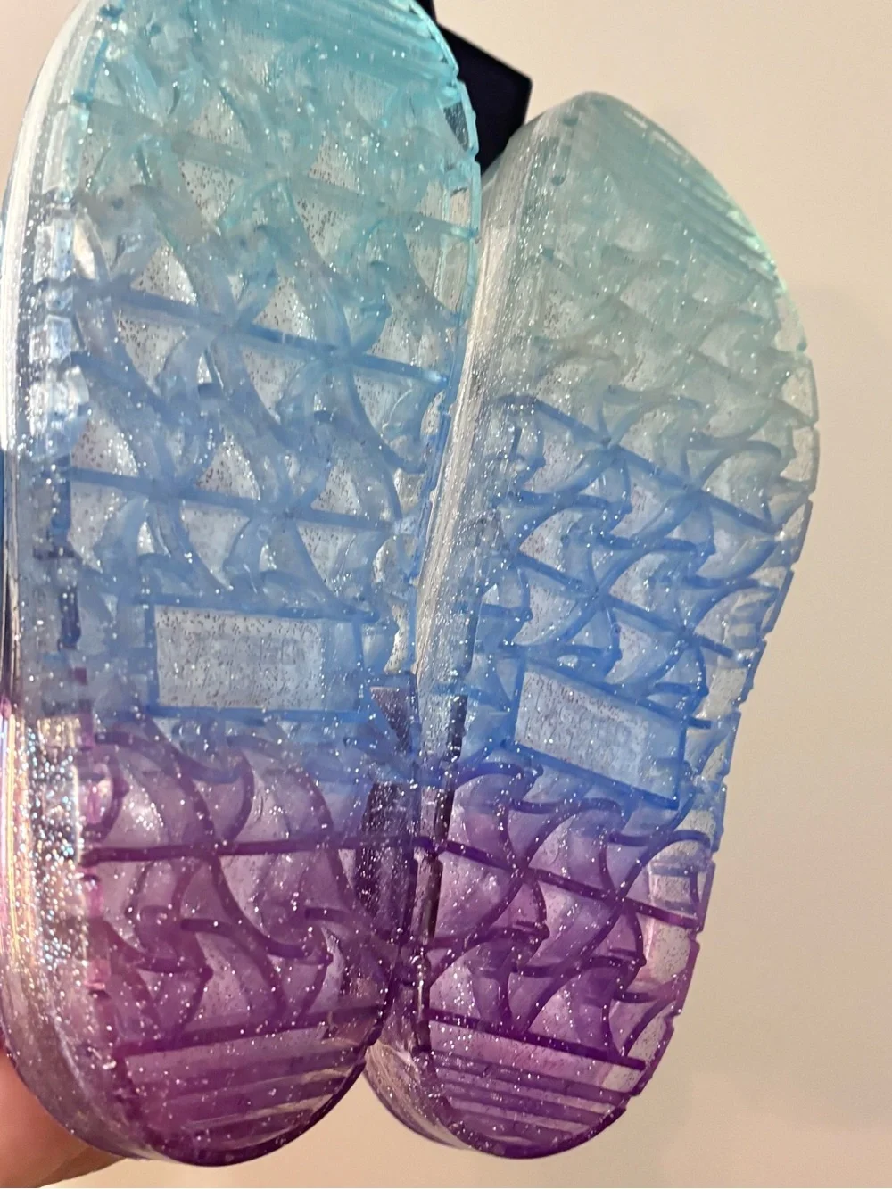 NWT Rugged Shark Jelly Clogs size 3